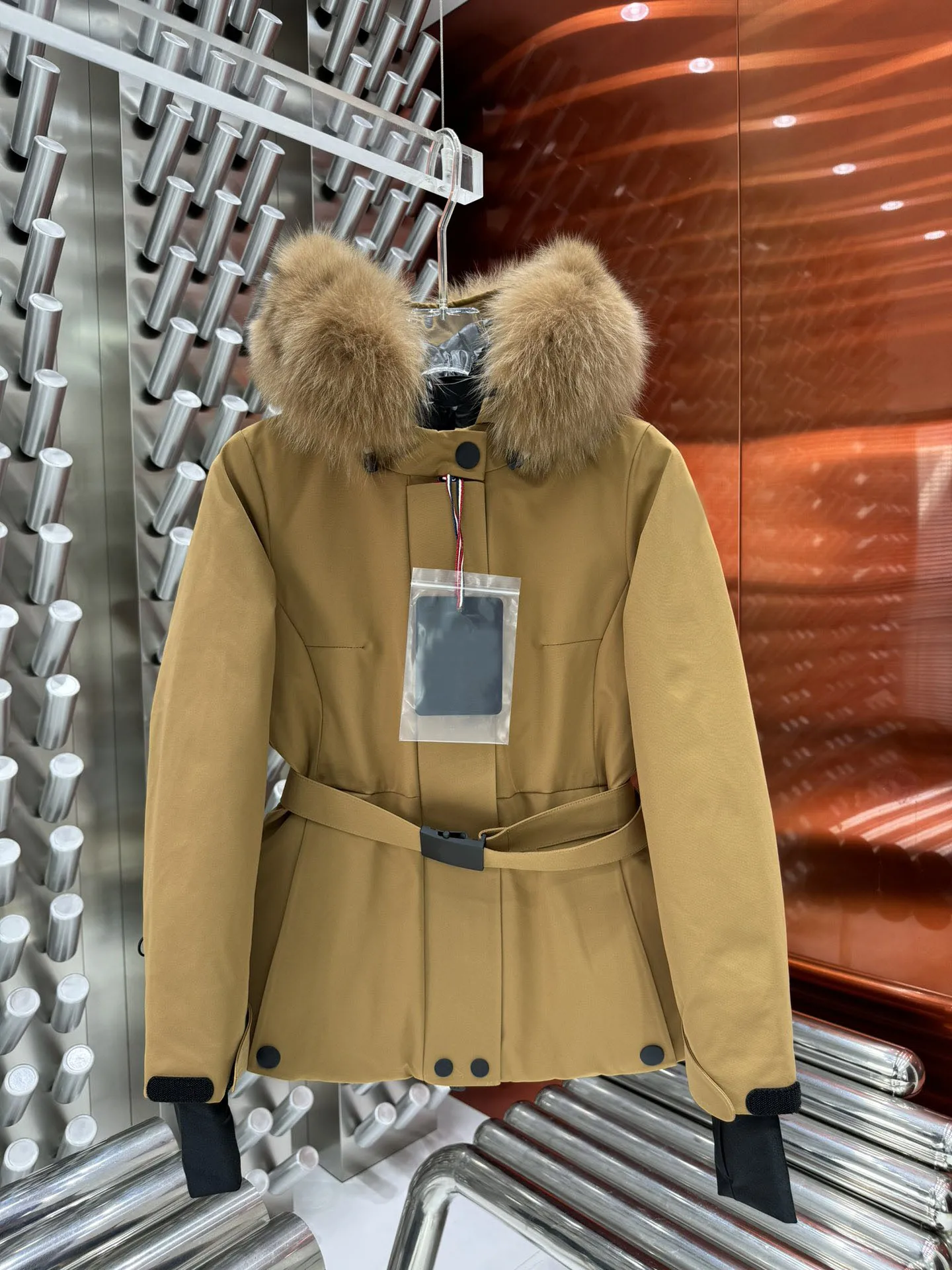 2024 moda de invierno nueva ropa de mujer chaqueta de plumón con cuello de piel 1102