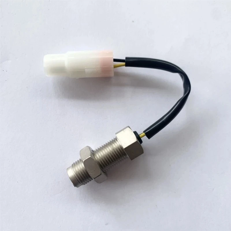 Automotive Engine Speed Sensor MC845235 For Kobelco SK200-3 SK200-5 6D31T Round Plug