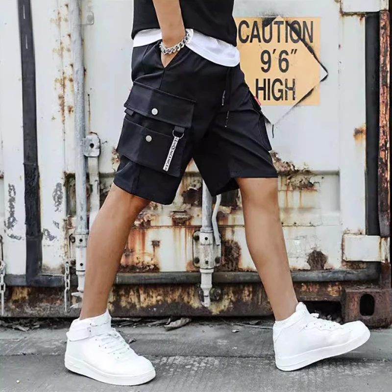 Workwear shorts for men in summer 2020, trendy outerwear for sports and leisure, cropped breeches with loose fit, and cropped sh