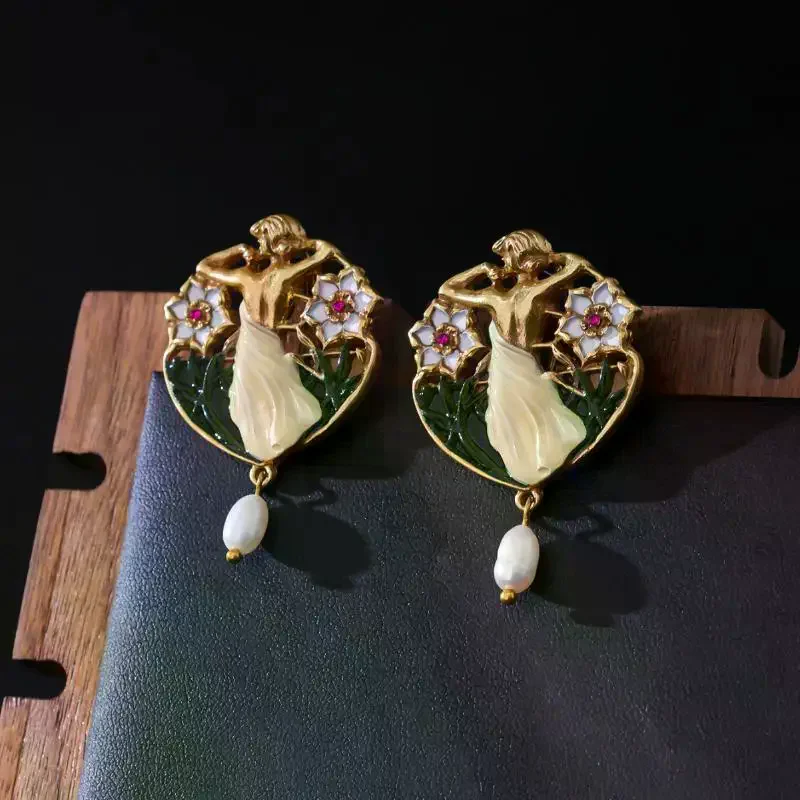 Retro 3D Beauty Gir…