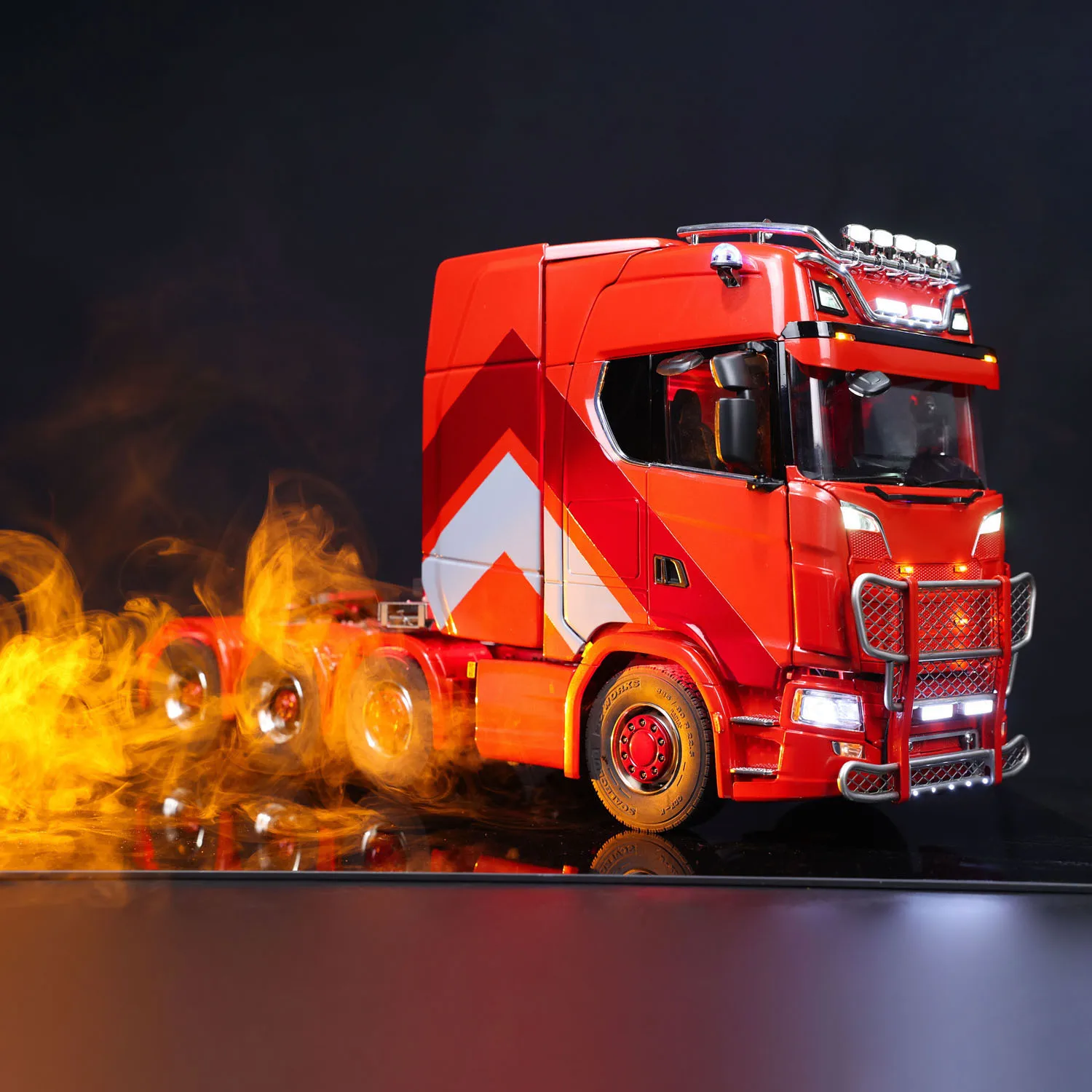 770S 1/14 RC Tractor Truck 8x8 Metal Chassis Radio Control DIY Lorry Lock Differential 3Speed Cab Suspension Smoking ST8 Battery