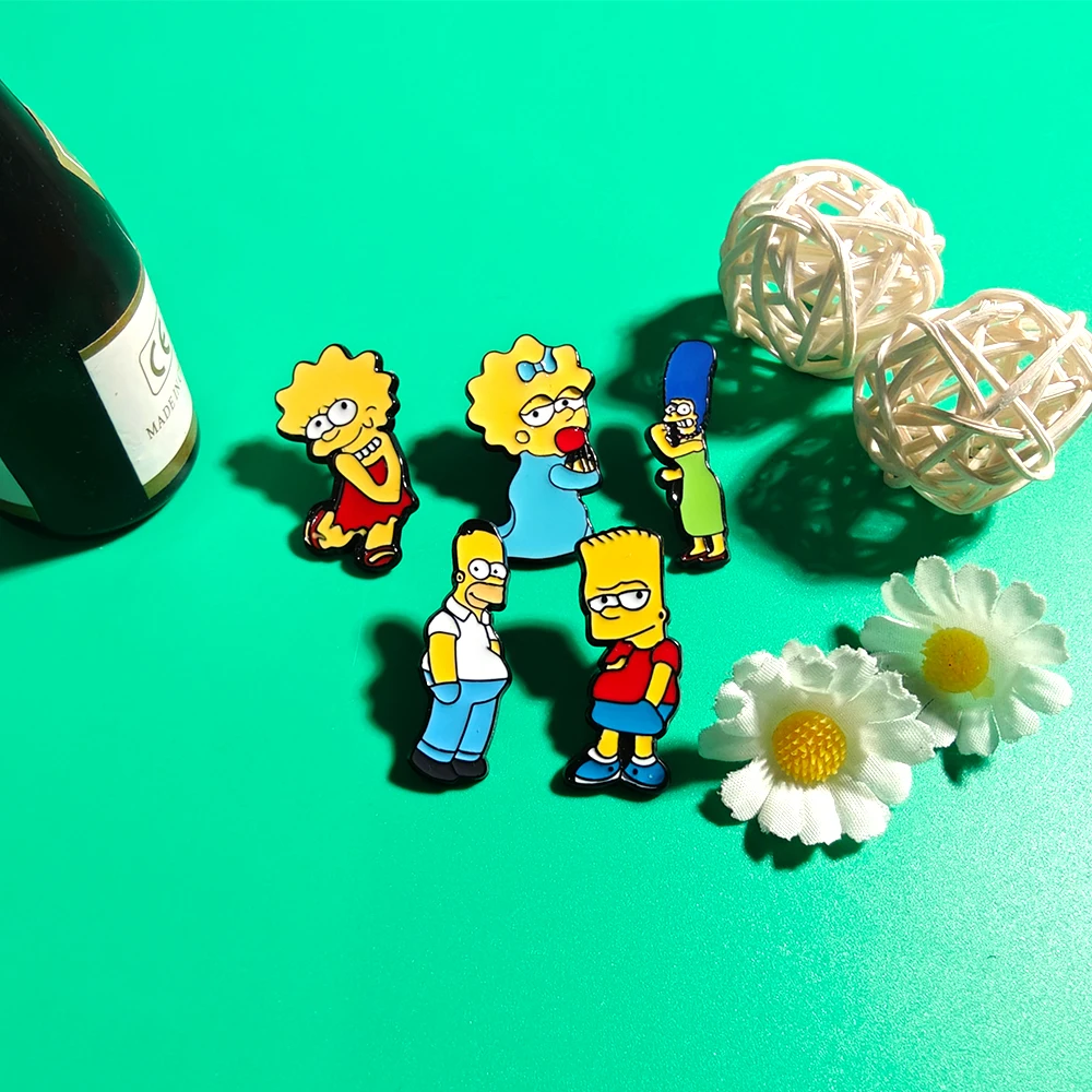 Engraçado dos desenhos animados os simpsons broches criativo homer bart emblemas de metal para mochila bonito anime lapela pinos acessórios presentes da família