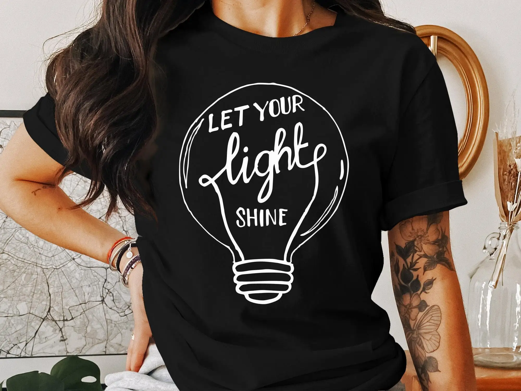 Cooles „Lass Your Light Shine“-T-Shirt mit motivierender, inspirierender Glühbirne, Modus, Kunstdesign für Kinder