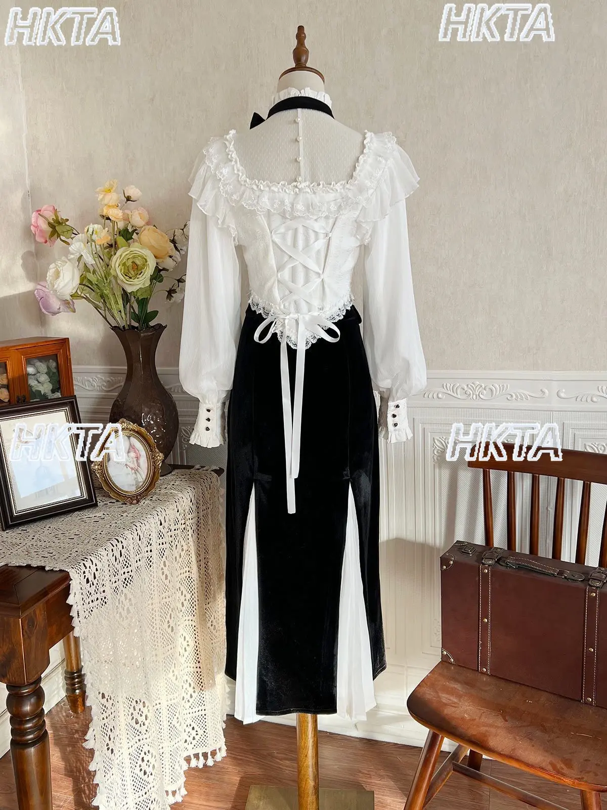 Court Autumn Retro Temperament Elegant Lace Pleated Long Sleeve Short Shirt Top Pearl Split Black White Fishtail Skirt Set Women