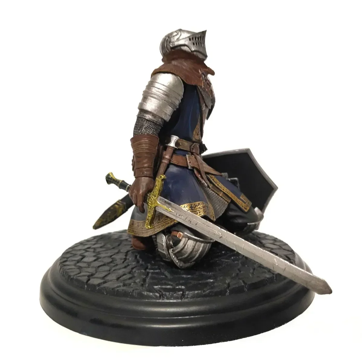 [VIP] 15cm Dark Souls DXF Oscar Action Figure PVC Modelo colecionável Brinquedo cavaleiro Estatueta presente para crianças