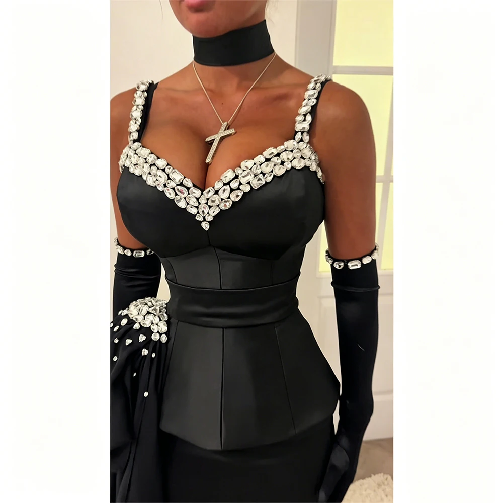 Maßgeschneiderte Cocktailkleider Schwarzer Satin 2-teilig Moderne Cocktailkleider für Damen 2026 Kristall Sweetheart Luxus-Partykleid