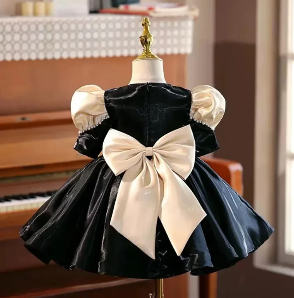 

Customized Elegant Flower Girl Dresses For Wedding Satin Short Sleeves Pearls With Bow Birthday Party First Communion Ball Gown