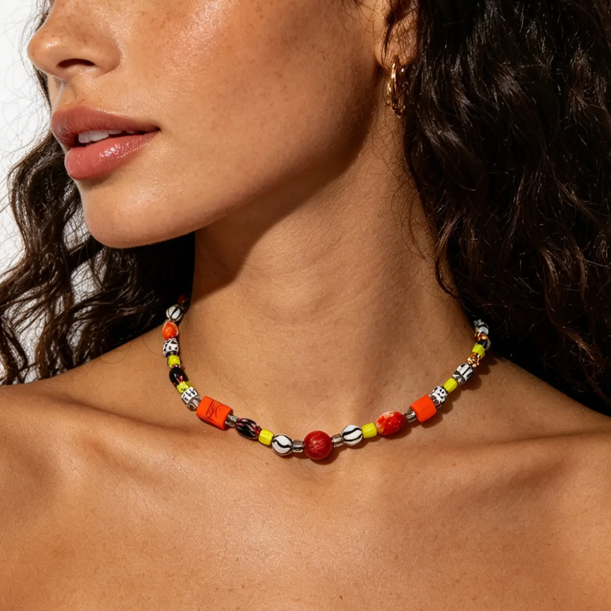 ZA retro ethnic style hand-painted beaded necklace contrasting color orange black stripe niche personality collarbone chain fema