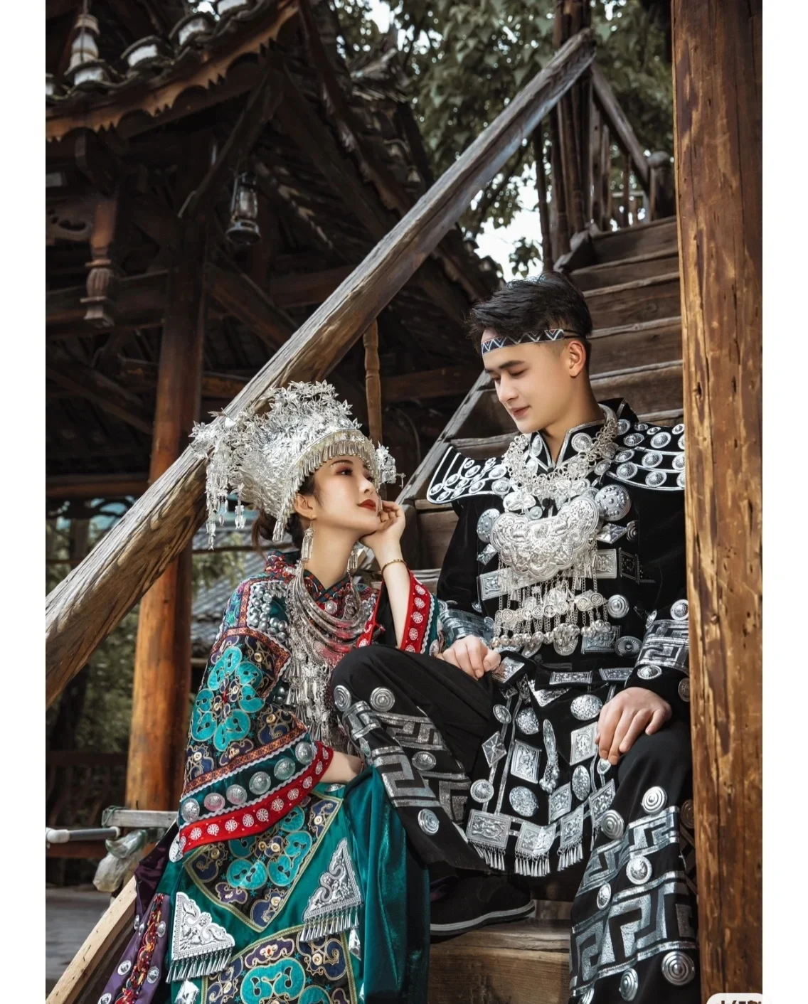 Minority Group Miao Ethnic Fashion Couple Lovers\' Costume Sets Male Female Travelling Photography Outfits Stage Performance