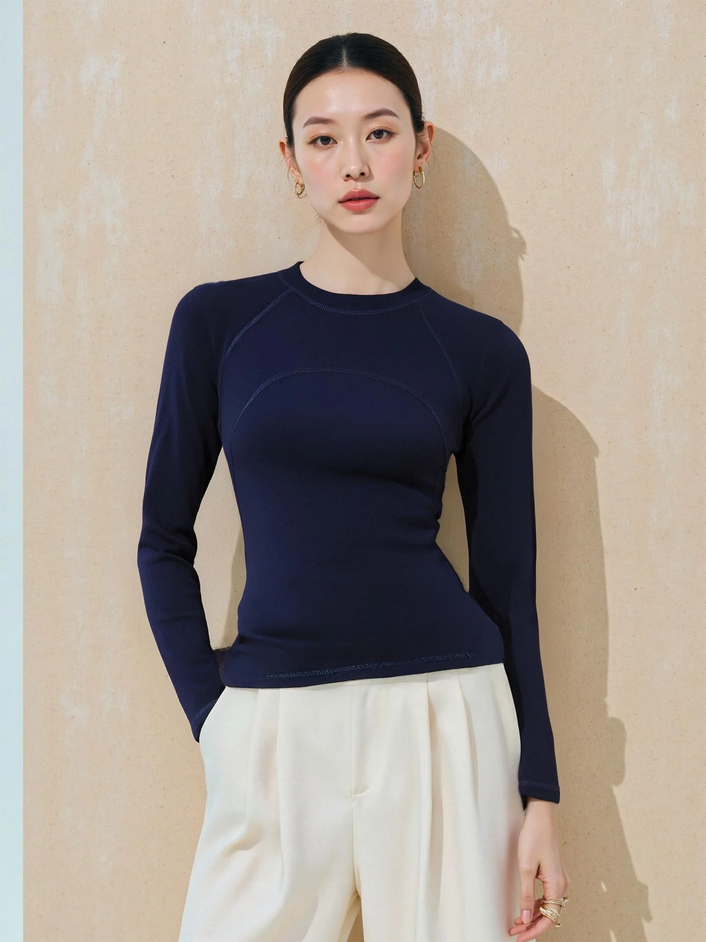 

Basic House Fitn Spor Long Sve T-irt Women's Slim Fit Base irt Commute Sle Vintage Universal Fit Daily Use