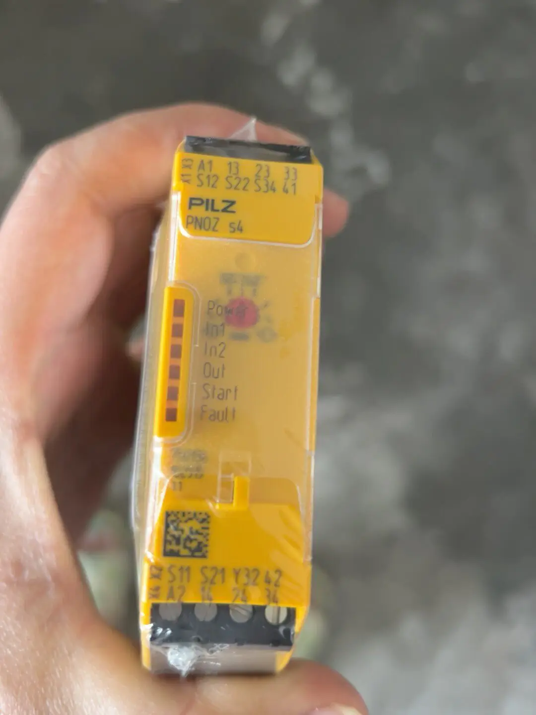 Pilz safety relay S4 750134 in Stock