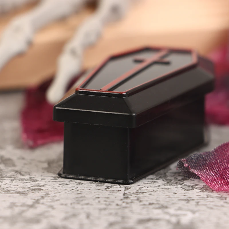 2pcs Miniature Empty Coffin Boxes Prank Props Miniature Coffin Box Halloween Party Props