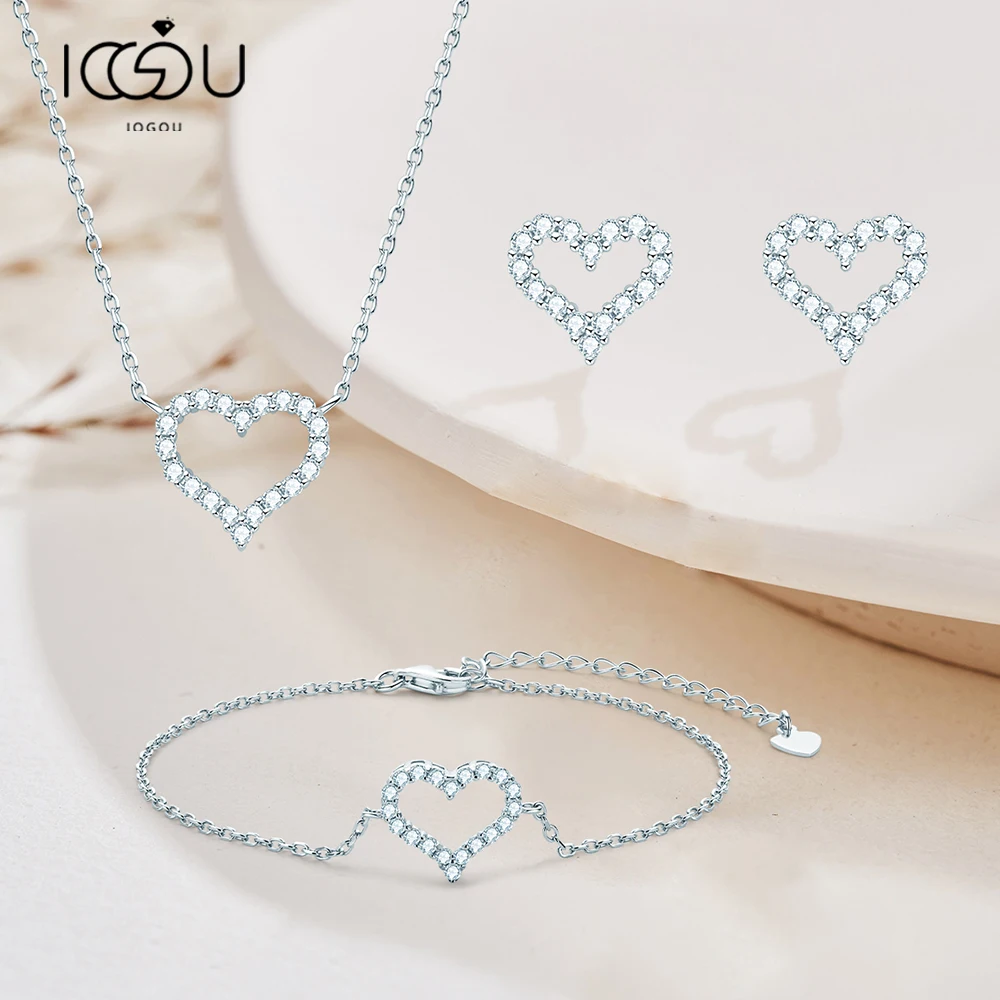 Conjunto de joyas IOGOU de moissanita (color D, claridad VVS1) para mujer: collar con colgante de corazón y pendientes de botón en plata de ley 925; conjunto brillante ideal para regalos de boda, con certificación GRA.