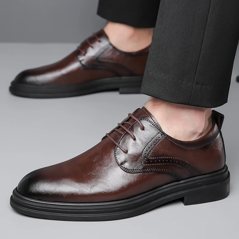 

Повседневная деловая мужская кожаная обувь. Классический и универсальный дизайн. Повседневная обувь для отдыха и вечеринок. Офис. Элегантная обувь для взрослых.