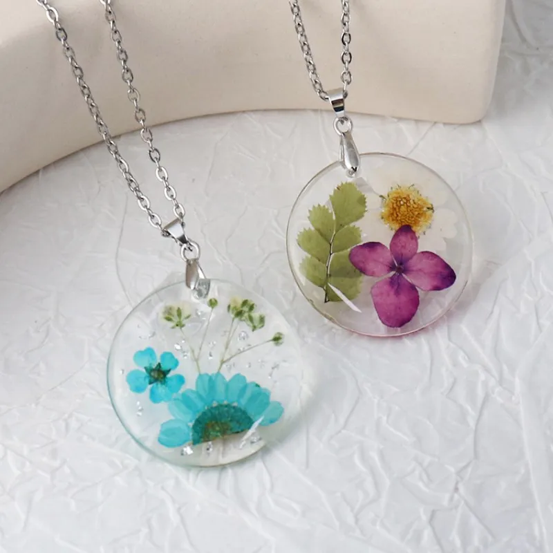 

Transpant Epoxy Resin Dried Flower Necklaces Elegant Pressed Flower Pendant Charm Necklaces Natural Flower Stainless Steel Chian