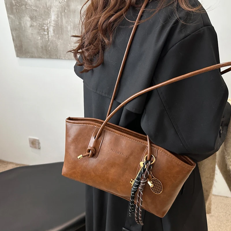 حقيبة كتف نسائية عتيقة حقيبة يد أوروبية أمريكية متقدمة بسيطة حقيبة يد كبيرة متعددة الاستخدامات للإبط قلادة ЖеСыыыыыыы