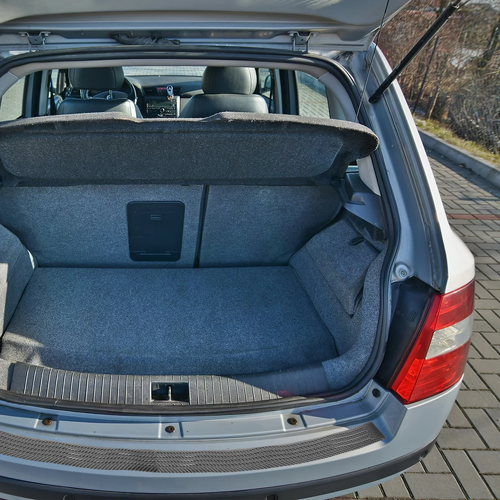 

1Pcs Universal Car Rear Trunk Stripe Protective Strip Crash Proof Bumper Guard Anti-Scratch Durable Flexible 90cm Black