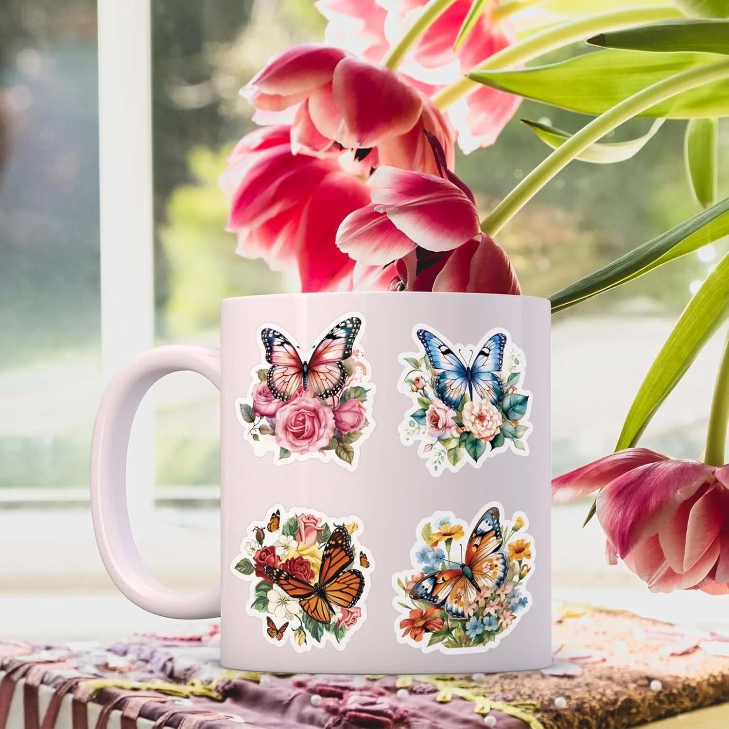 500Pcs /1 Rolls 3.8cm/1.5 inch Butterfly Flower Shaped Sticker Decoration Gift Box Sticker Label Stationery Sticker