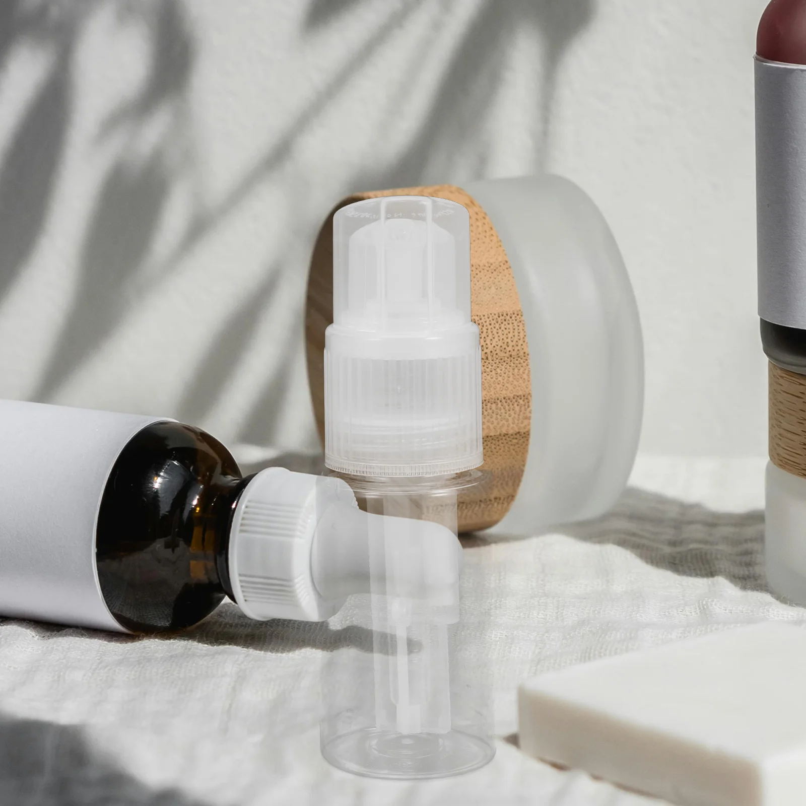 

Dry Powder Spray Bottle 50ml Empty Portable Travel Container for Baking Hairdressing Makeup Talcum Powder Dispenser Refillable