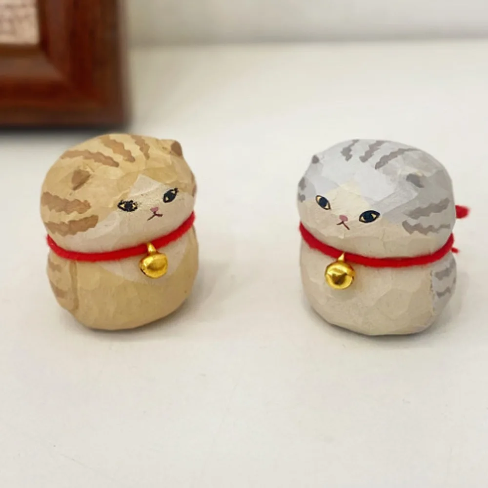 Small Gifts Wooden Carving Cat Ornament Doll Handmade Bell Kitten Ornament Cute Crafts Small Cat Model Desk Decor