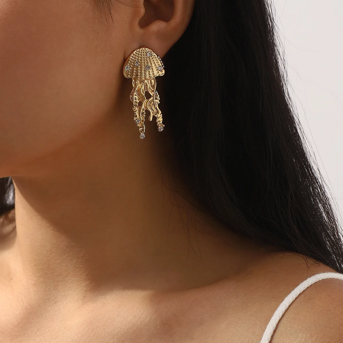 Fashionable Oceanic Style Diamond-Encrusted Jellyfish Earrings ZA Beach-Themed Marine Creature High-End Ear Accessories