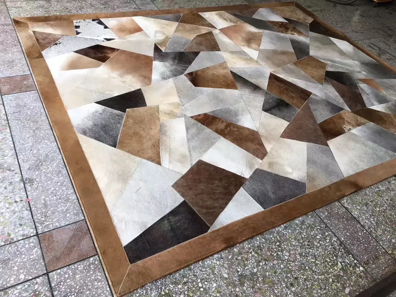 

Irregular Geometry Cowhide Rug Natural Brown Animal Cow Hides FloorMats For Living Room CR-64