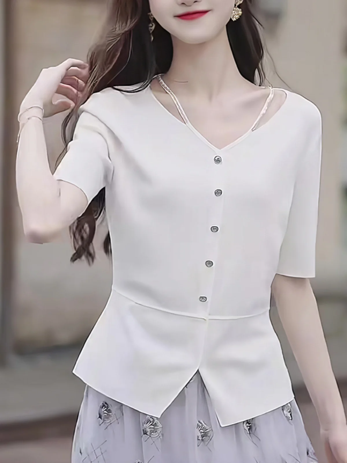 

Женская футболка Slim Fit с коротким рукавом, универсальная, простого дизайна, летняя новинка, корейская версия, стандартный крой.