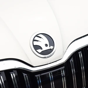 Auto -Front -Deckungs -Emblem -Substitutionskleber, Heck -Emblema Skoda Yeti Vris Stem, Fast, Octavia, A5, A7, Kodiaq, Karoq, Kamiq, Fabia, 2 PCS 12 Hauptverkäufe LED Kombi Lighthouse - №1