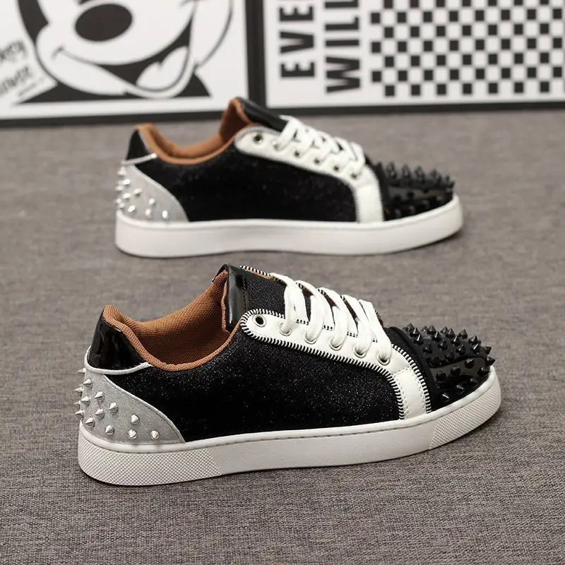 

Men's Sneakers 2026 Fashion Riveted Skateboard Shoes Designer Casual Shoes for Men New Flats Spring Sports Shoes Tenis Masculino