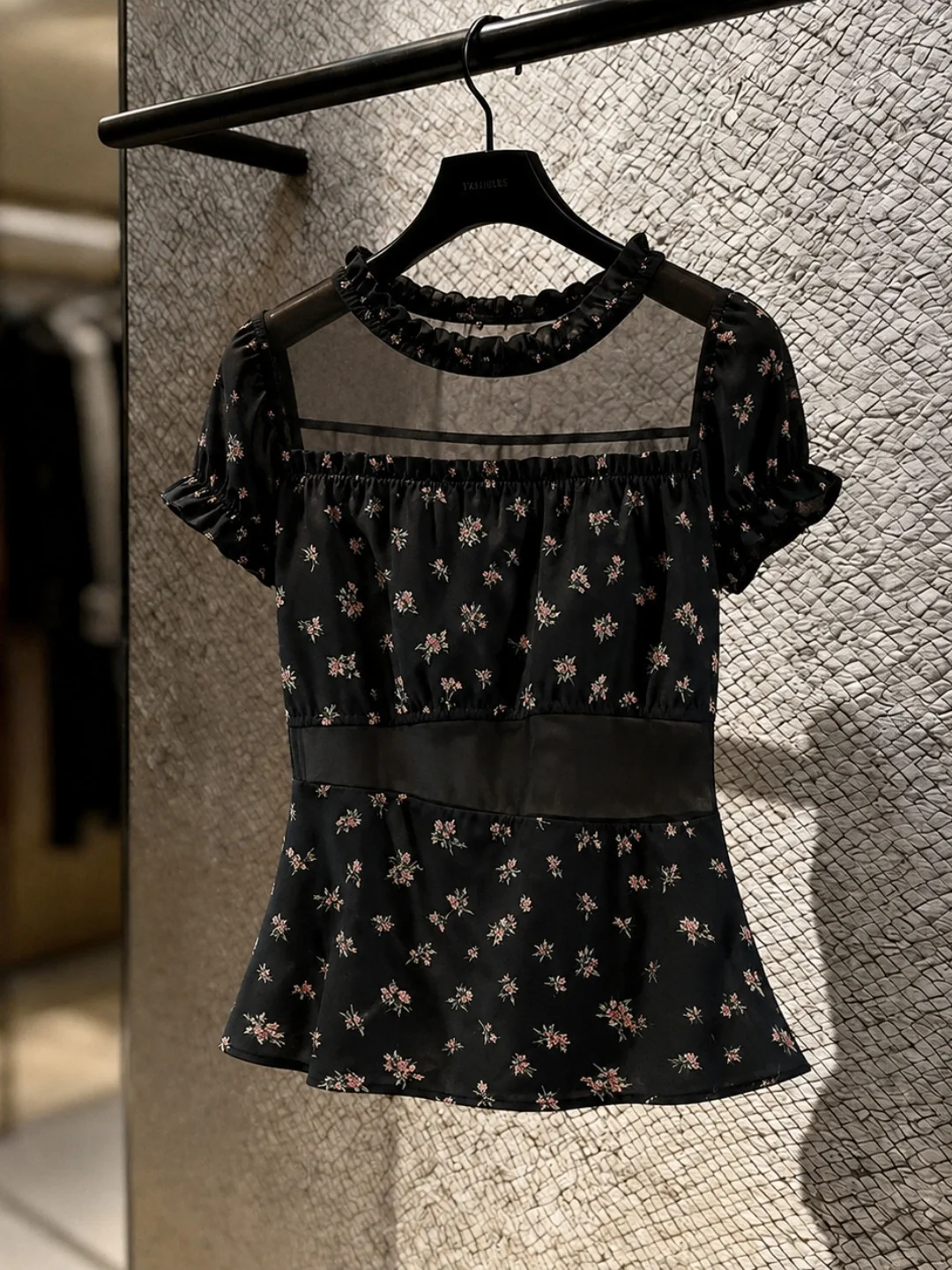 

Korean Style Sweet Floral Design Short Sleeve T-Shirt Comfortable Fashionable Versatile Top for Summer 2026 round Neck Casual...