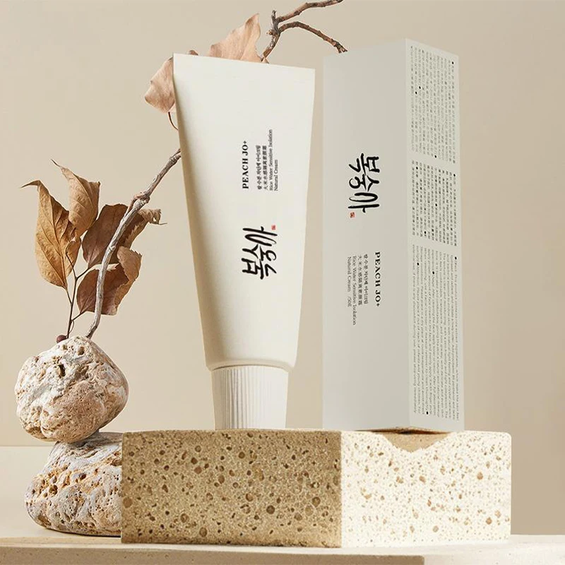 ครีมบำรุงผิวหน้าสูตรสารสกัดจากข้าวเกาหลี ช่วยปรับสีผิว ปกปิดจุดบกพร่อง เนื้อบางเบา ช่วยปรับผิวหมองคล้ำให้เปล่งประกาย