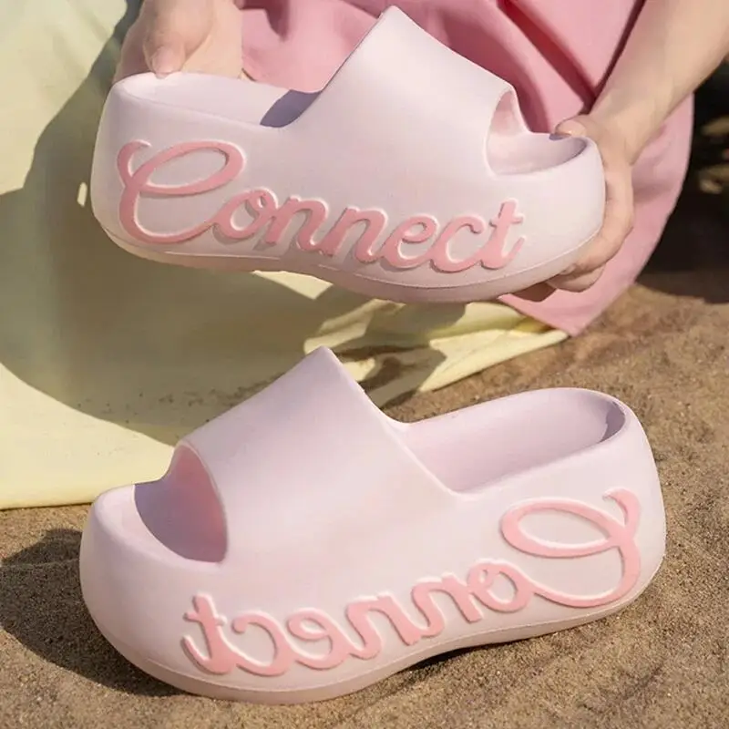 Weiche, dickbesohlte Strandpantoletten mit Buchstabenprint für Damen – Sommer 2026 – Bequeme Plateau-Keilabsatz-Sandalen aus EVA mit rutschfester Sohle
