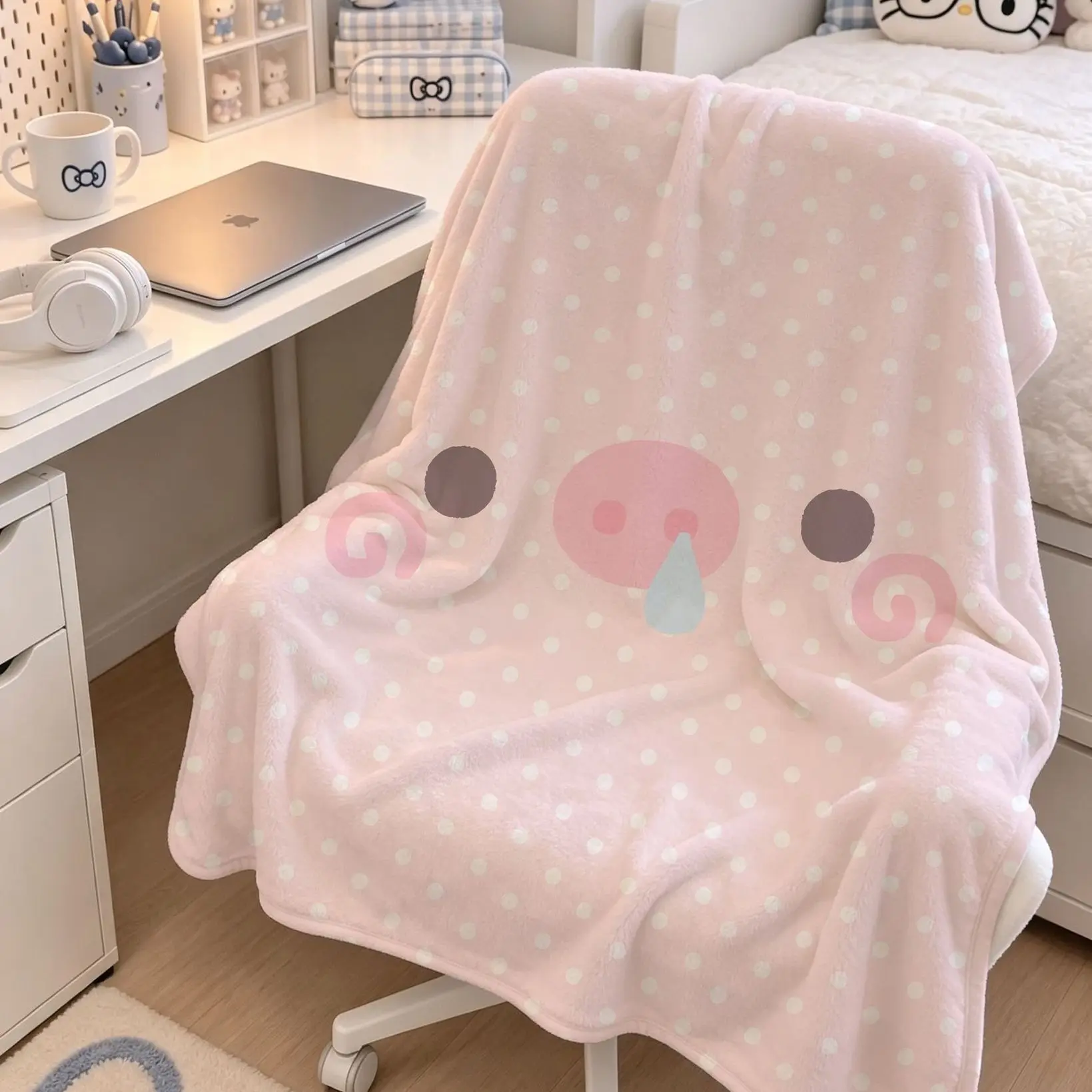 Cute Snotty Pig Flannel Throw Blanket, Soft Girly Aesthetic Nap Air Conditioning Blanket for Dorm Bedroom Sofa Bed