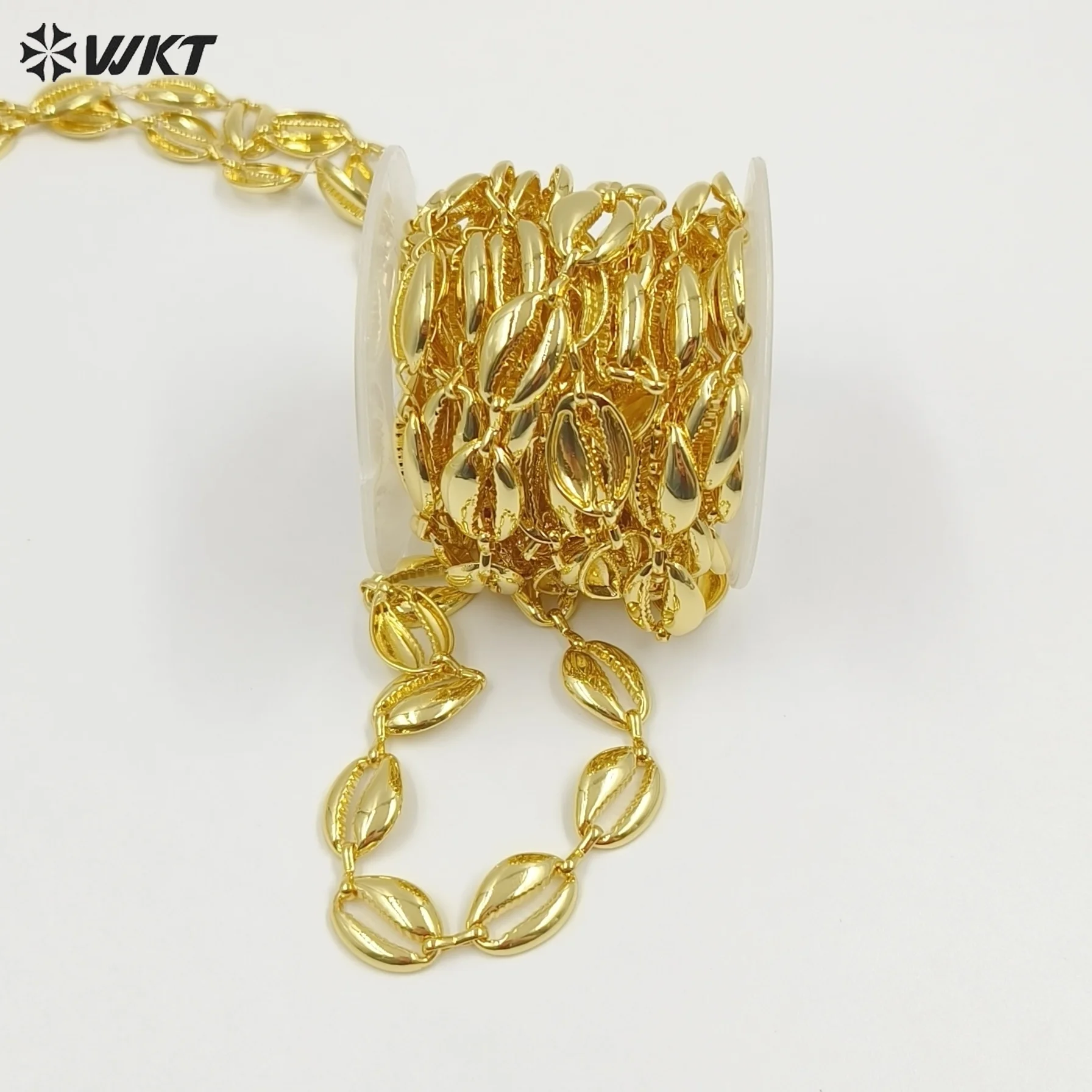 WT-BC265 Lovely Personality Cowrie Shell Charms Fine Yellow Brass Chian Accessory Making For Necklace Findings