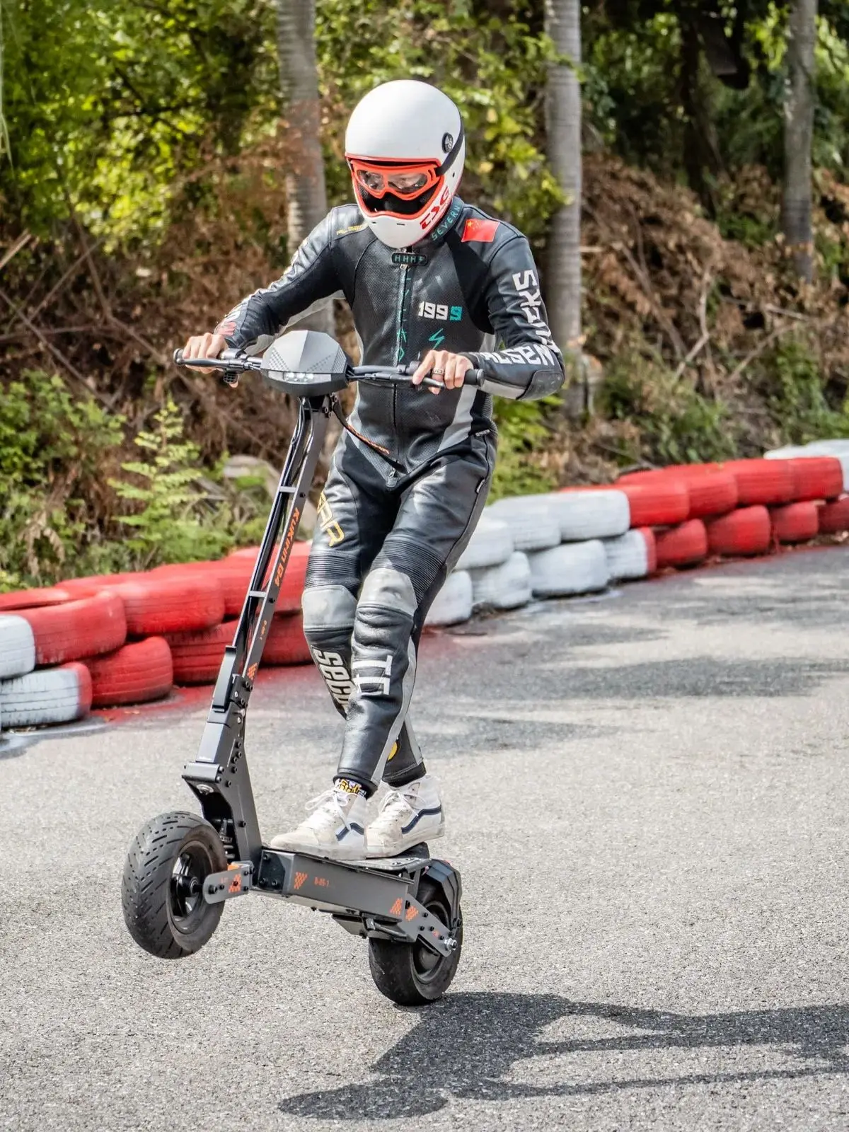 KuKirin G4 Elektroroller für Erwachsene, 2000W Motor, 11-Zoll Offroad-Reifen, 60V 20Ah Akku, Faltbarer Allterrain E-Scooter
