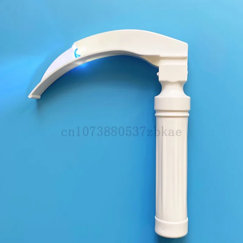 Anesthesia laryngoscope blade endoscope endotracheal intubation pharynx and larynx drug delivery device disposable