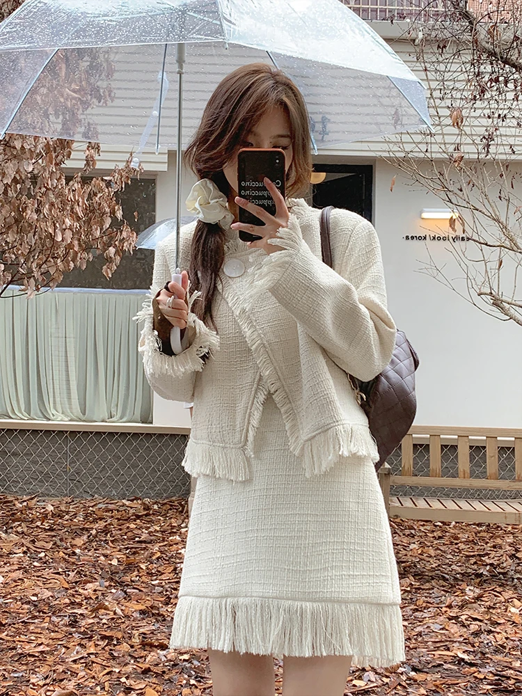 

White Bubble Yang Fashion Set Women's Short Jacket Short Skirt Two-Piece Set Luxury Brand round Neck Button Long Sleeve