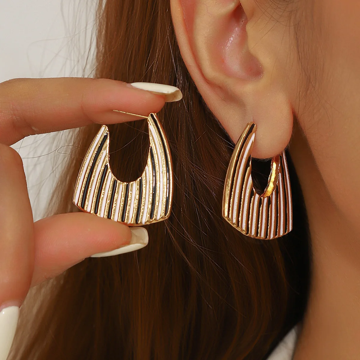 foreign style generous face small age-reducing high-end stud earrings