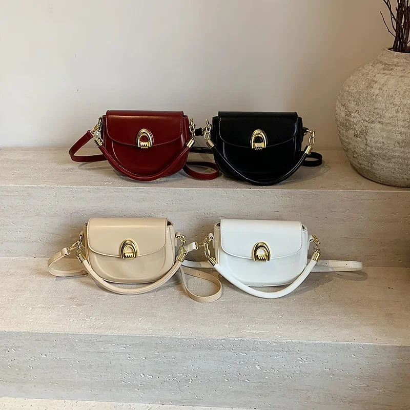 

2025 New Women's Saddle Bag - Light Luxury Large Capacity | Fashion Crossbody Underarm Design Purse