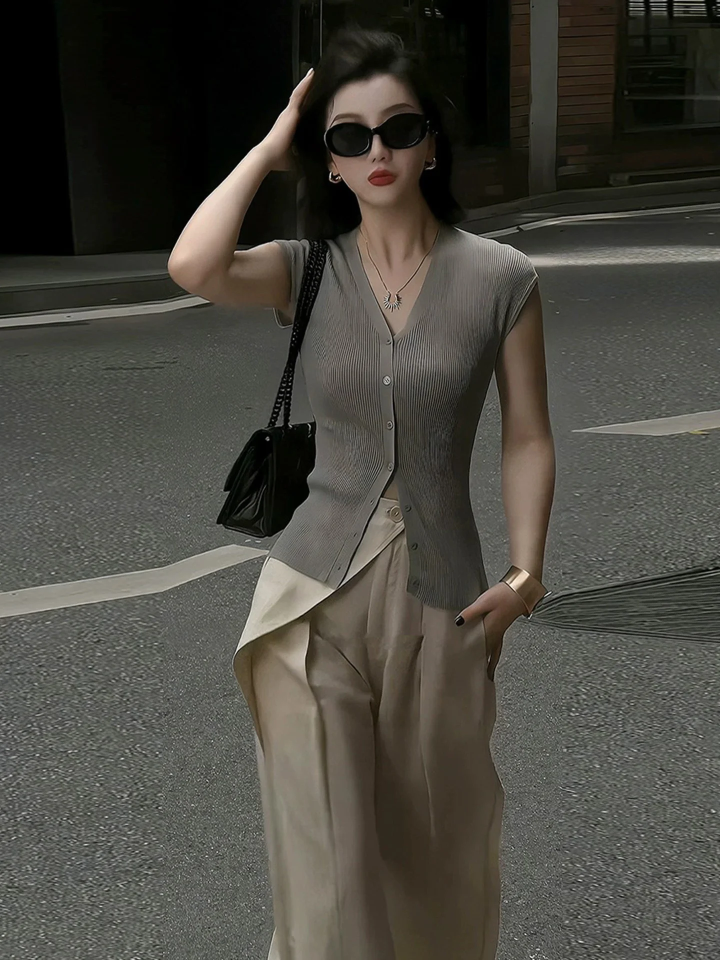 Корейский Sle Faionable V-Ne Трикотаж Slim Fit с одной пуговицей Летний дизайн Женский топ Sli Commute Wind Regular Sve