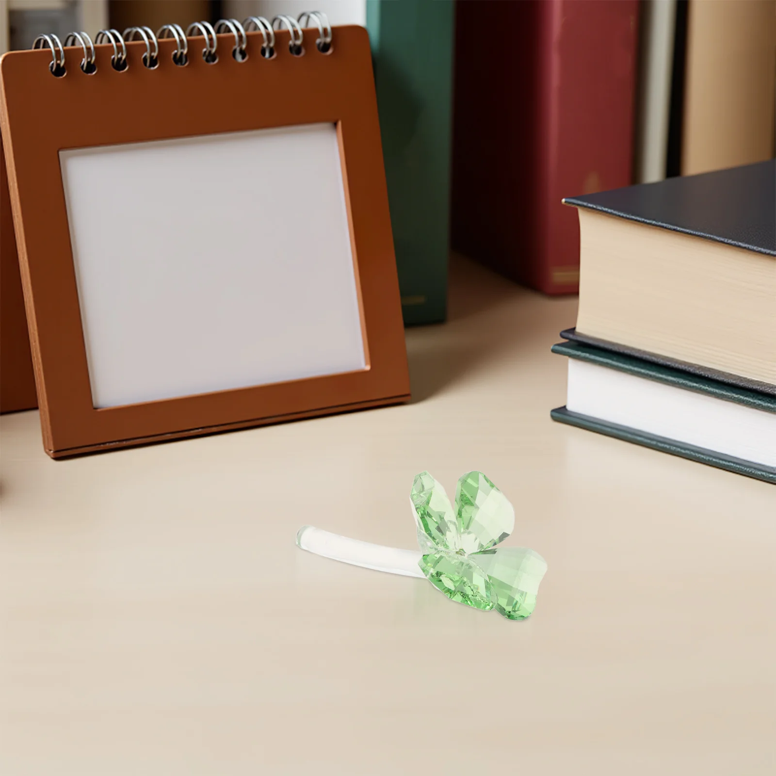 

Crystal Four Leaf Clover Decor - Lucky Green Desktop Ornament for Home Office Study Tabletop Decoration Shamrock Crystal