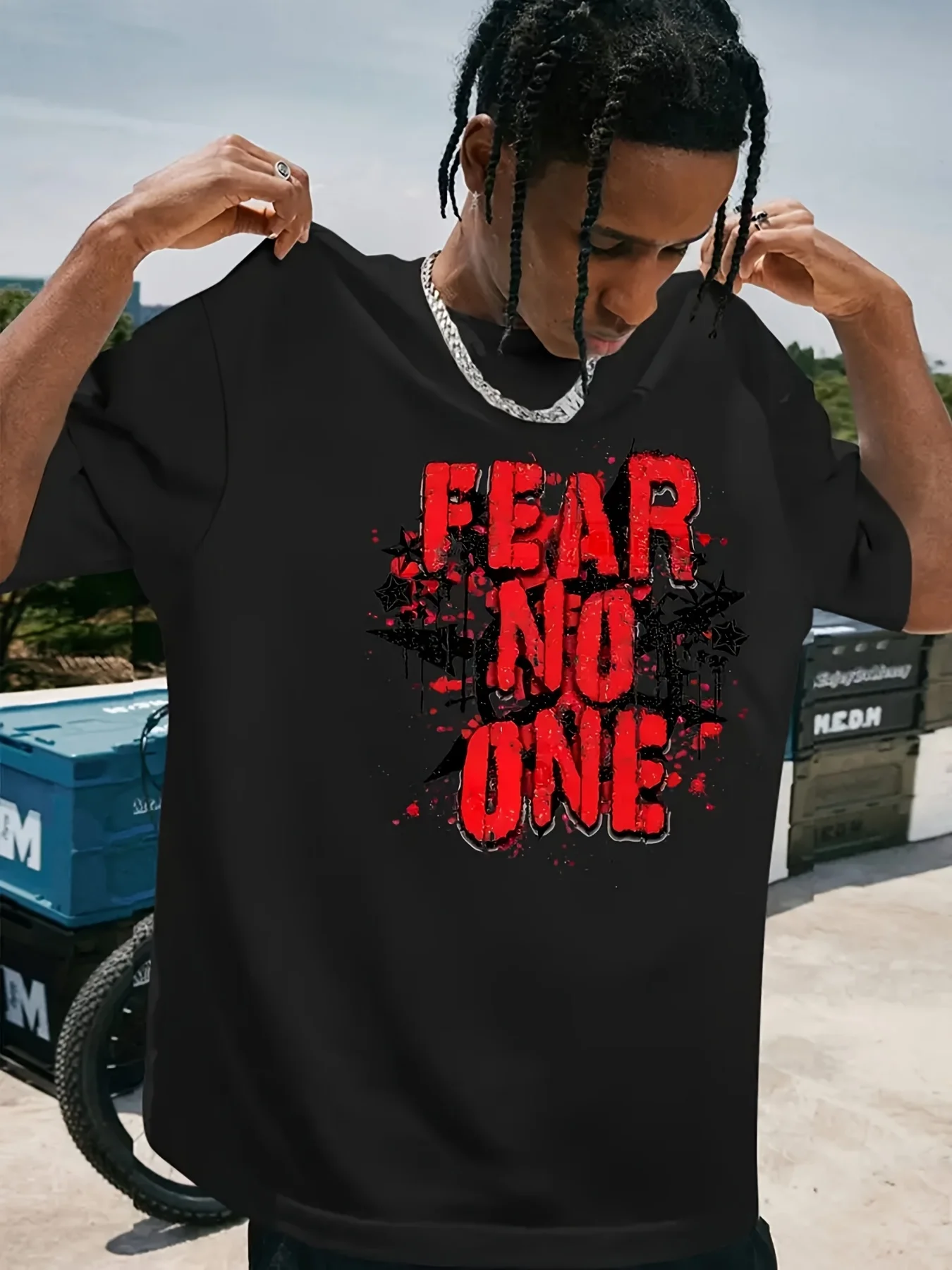 

Мужская хлопковая футболка FEAR NO ONE с графическим принтом — черная с красными жирными надписями, дышащая футболка с круглым вырезом из 100% хлопка