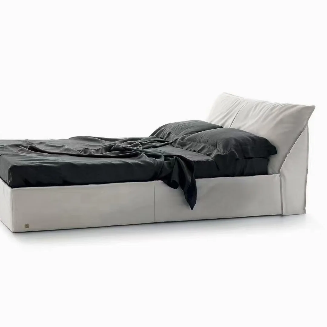 

Modern minimalist Italian minimalist master bedroom double bed, Nordic small apartment fabric bed