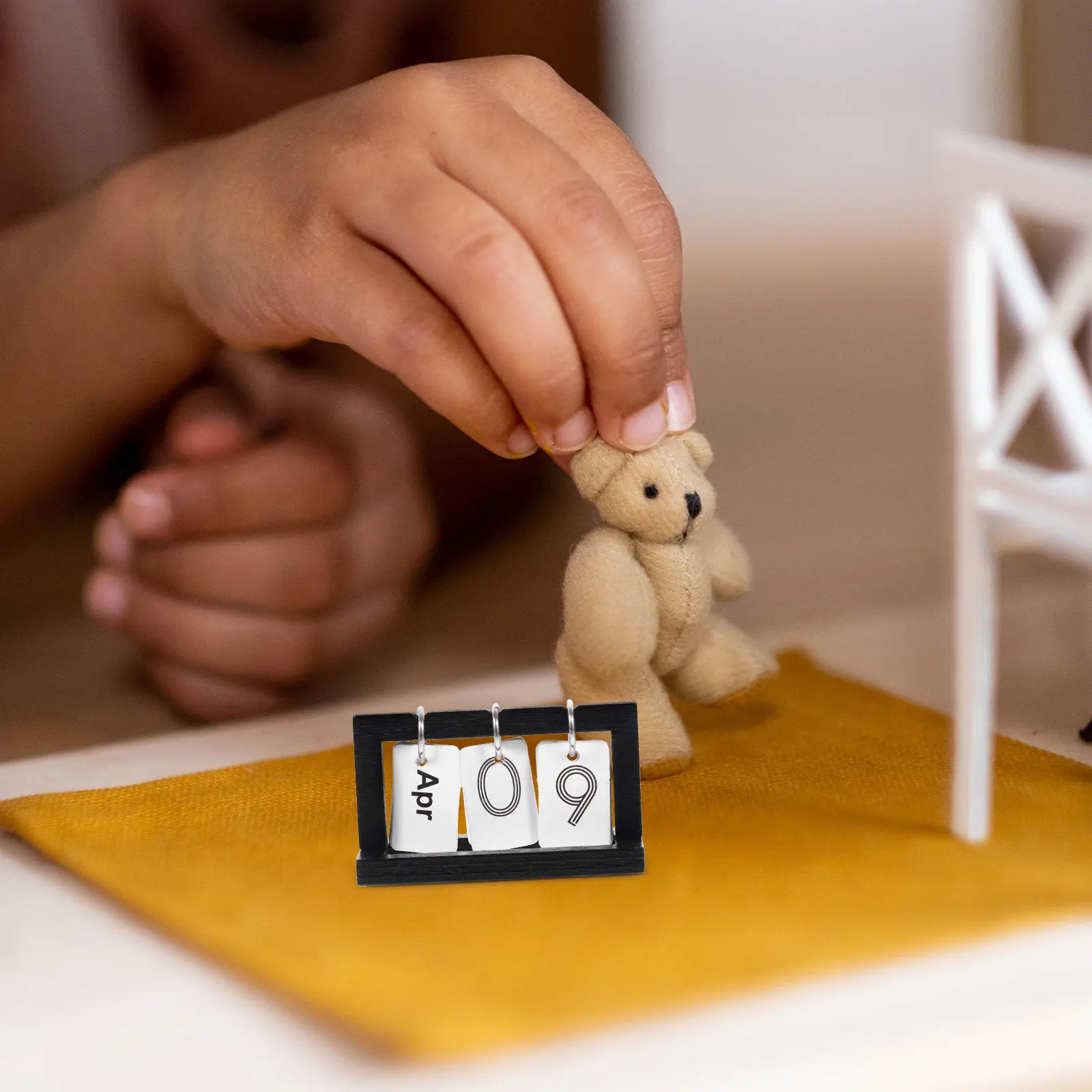 

Миниатюрный настольный откидной календарь из дерева, компактный мини-календарь для стола, декоративный мини-аксессуар для дома, украшение для интерьера