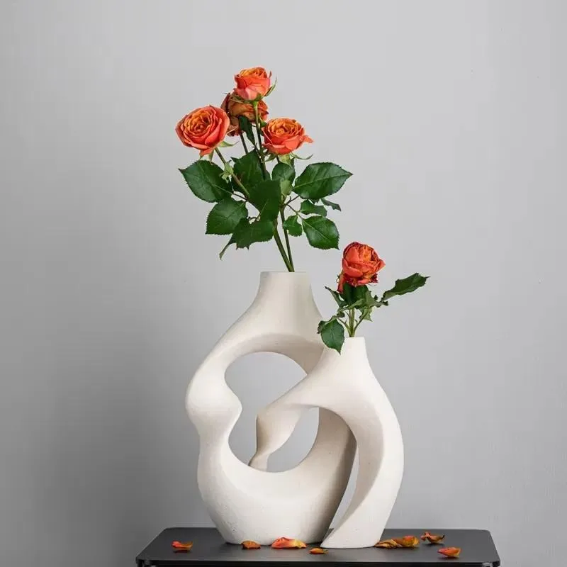 Hot-selling new creative simple ceramic abstract vase, comfortable vase, light luxury home decoration ornament