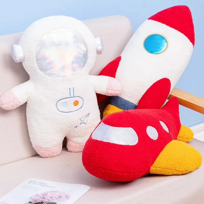 Cojín de peluche con forma de nave espacial, decoración para el hogar, regalo de cumpleaños, descubrimiento espacial educativo para niños, juguete de astronauta de peluche de 58cm