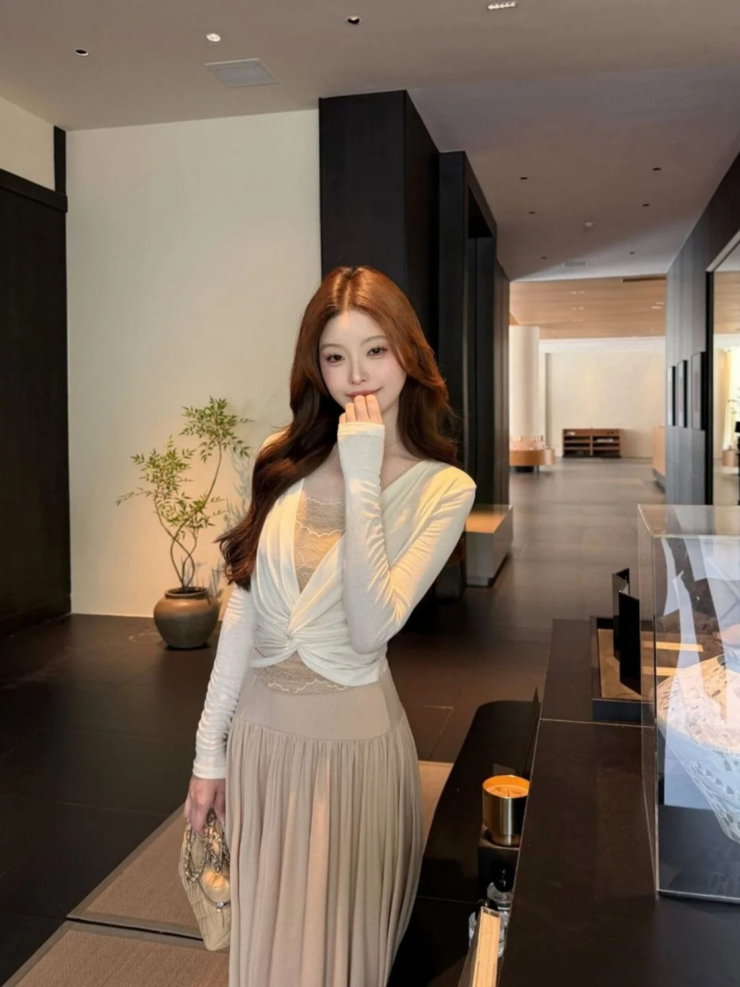 White V-Neck Lace Long Sleeve T-Shirt Women's Early Autumn Knot Irregular Waist-Cinching Design Sensation Top Korean Style