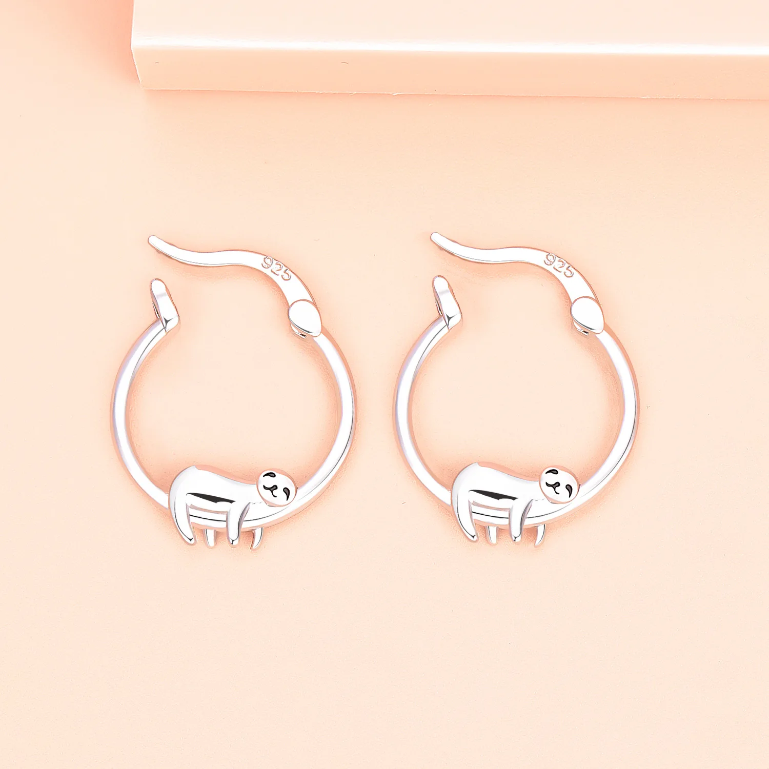 

Anjj New Silver Color Sloth Earrings Fashion Simple Versatile Statement Cute Animal Round Ear Rings Trend Jewelry Gift for Women