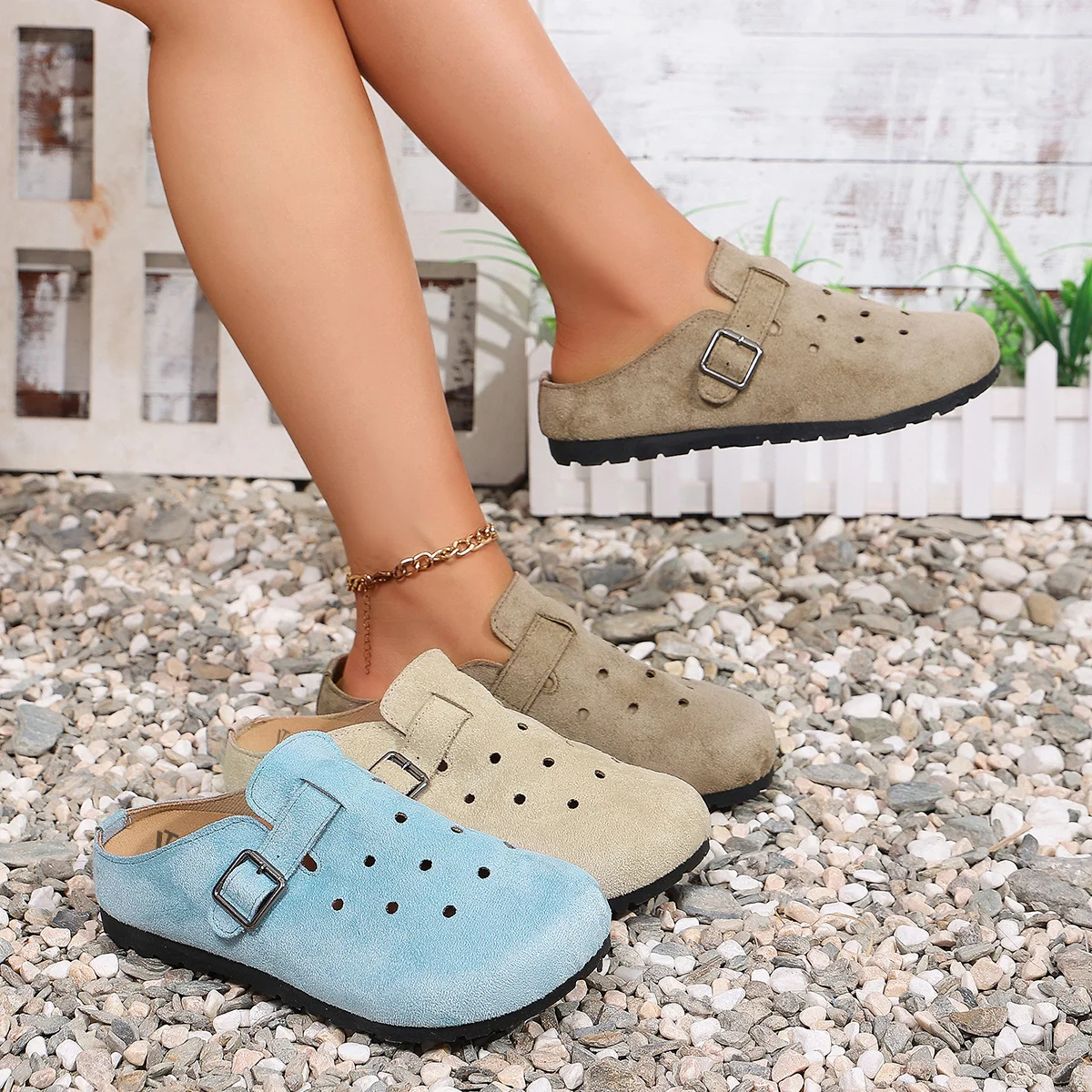 Comfortable, durable, versatile, and classic. Lightweight, breathable, casual wide-fit women's shoes.