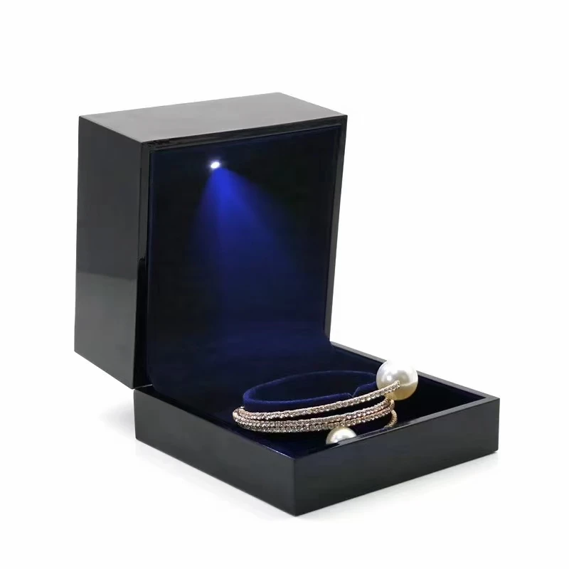 High Gloss Lacquer Bangle Long Chain Jewelry Box with Led Light Square Plastic Jewellery Wedding Valentine Gift Package Case